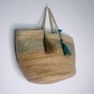 Shiraleah Jute woven straw beach bag with tassel detailing and metallic band